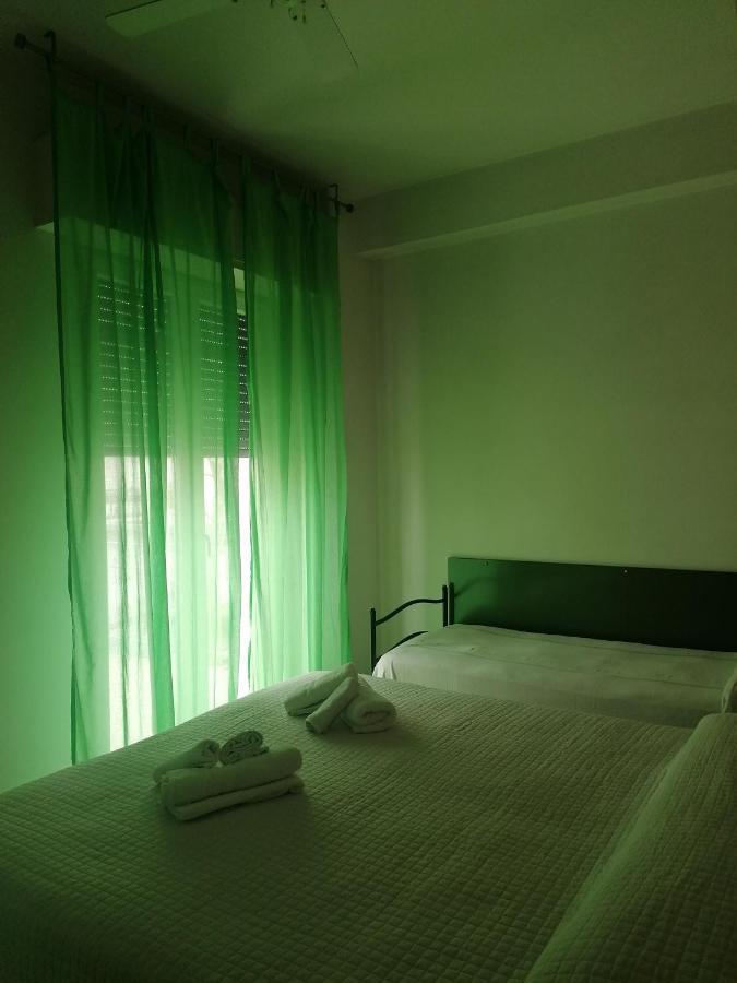 Hotel Nova Dhely Rimini Extérieur photo