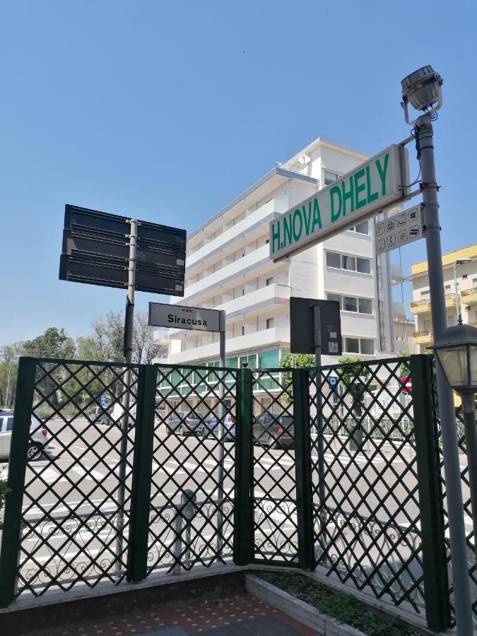 Hotel Nova Dhely Rimini Extérieur photo