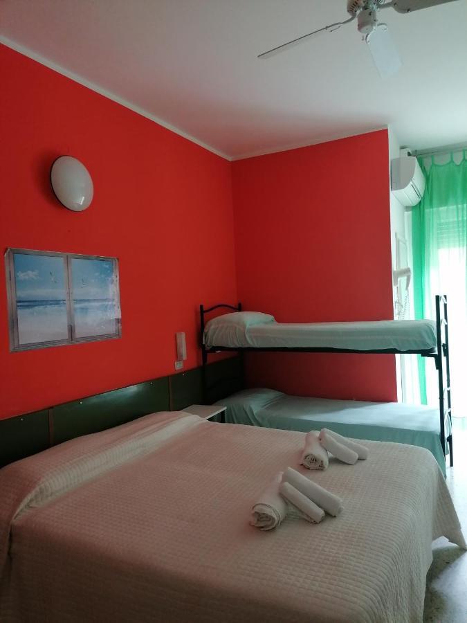 Hotel Nova Dhely Rimini Extérieur photo