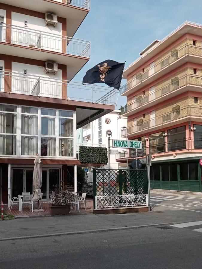 Hotel Nova Dhely Rimini Extérieur photo