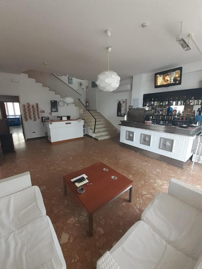 Hotel Nova Dhely Rimini Extérieur photo